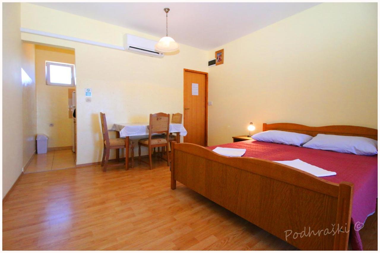 Primosten Apartments Exterior foto